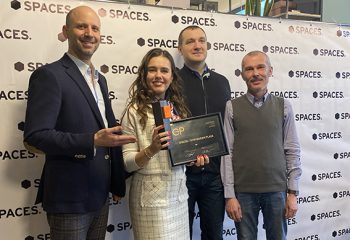 Moderní kancelářské centrum Spaces Kyiv Maidan Plaza na Ukrajině získalo ocenění „Coworking roku“