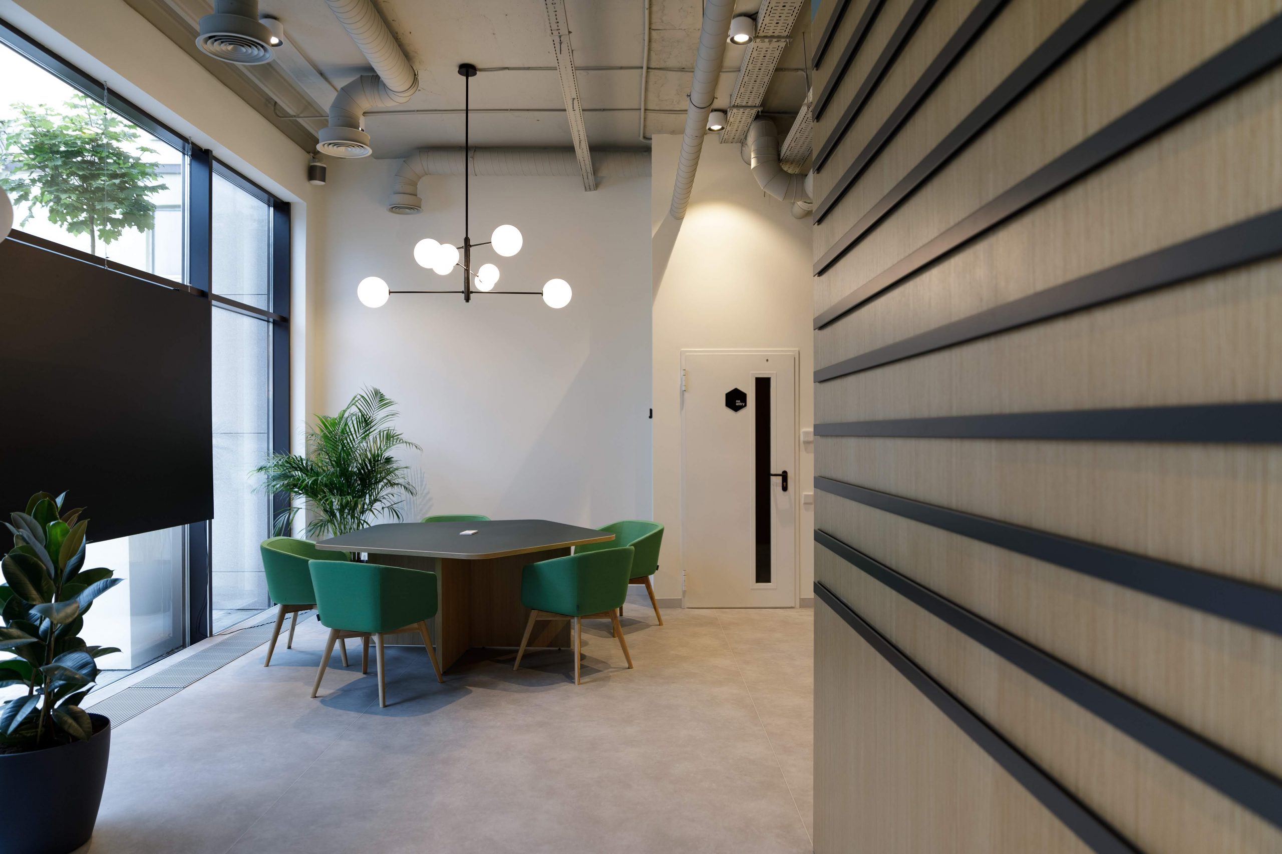 Vnitřní prostory administrativní budovy SPACES na Ukrajině