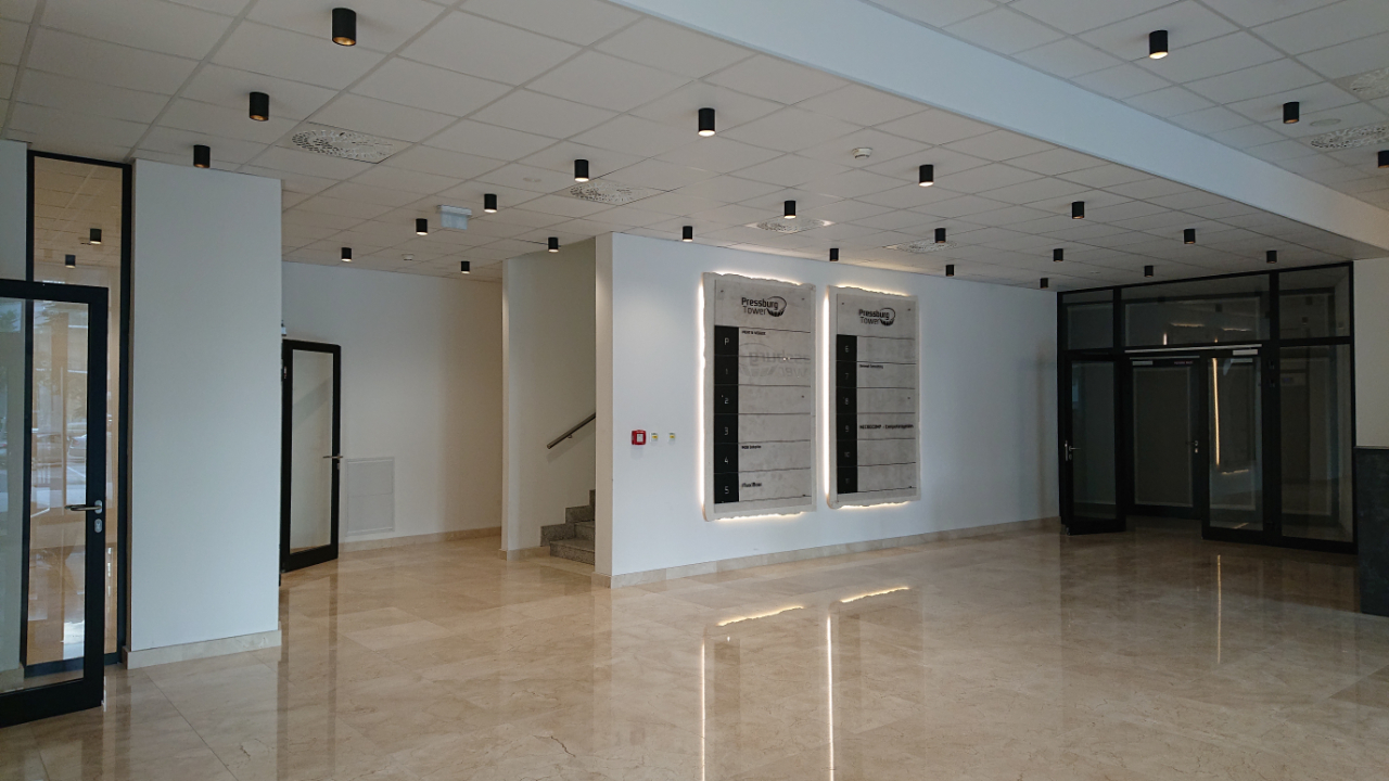Vnitřní prostory administrativní budovy Pressburg Tower v Bratislavě