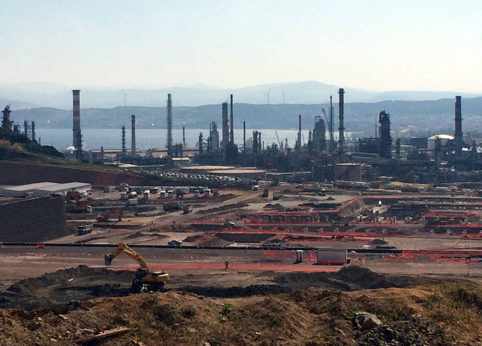 •	Raffinerie SOACAR Izmir, Türkei